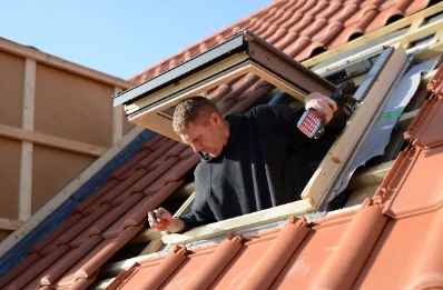 Pose de fenêtres de toit Velux à Viverols